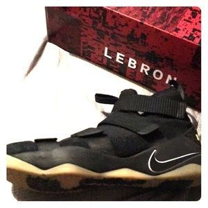 Nike Lebron Soldier 11